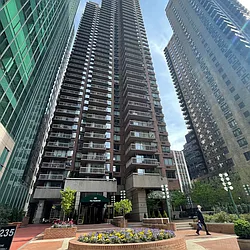 235 East 40th Street, #22I