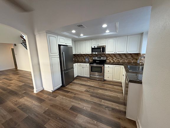 3rd image of 4772 Mayflower Way
