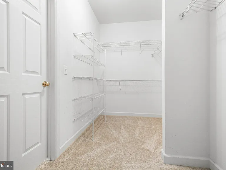 1002 Dorthea Ct — Photo 21