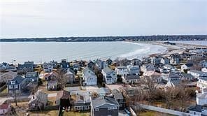 2nd image of 28 Crest St