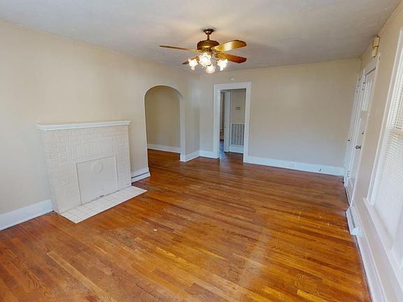 3rd image of 134 Scruggs Ave #134