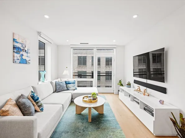 37 L St SE, Washington, DC