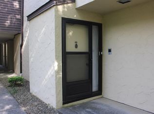 1102 Hampton Ridge Dr, Akron, OH 44313