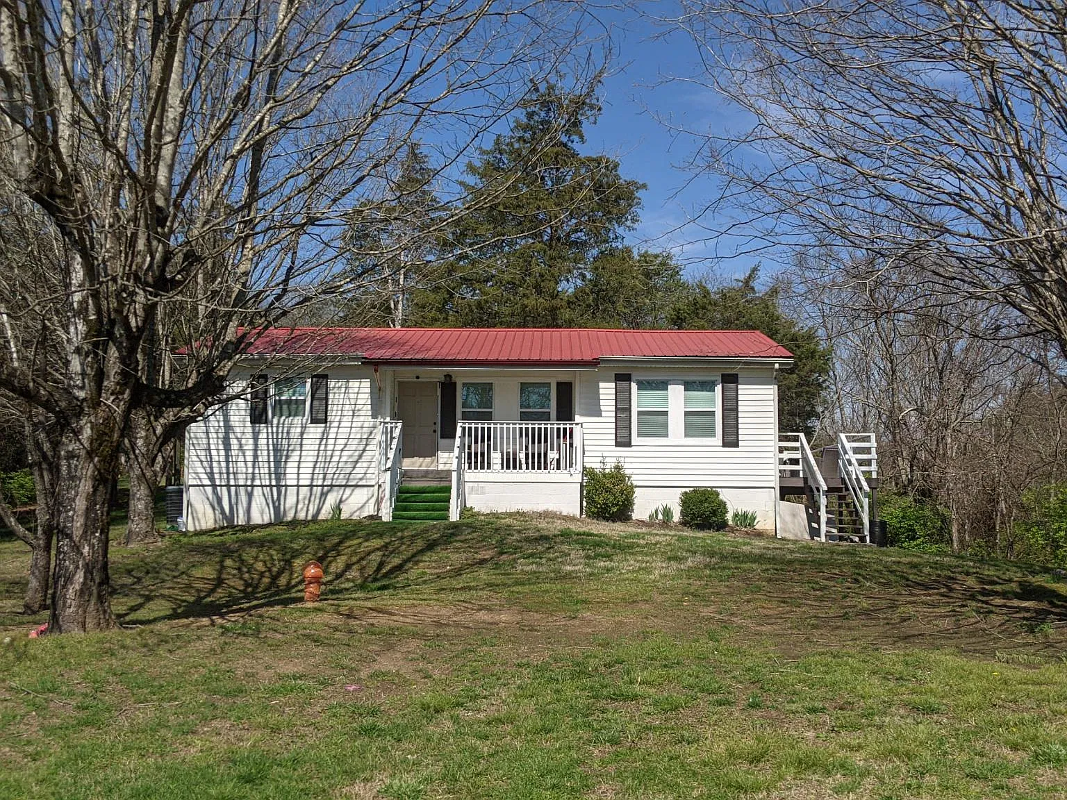 895 Lake View Loop — Photo 2