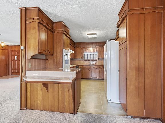 5th image of 412 N Cummings Dr
