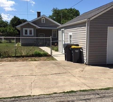 Additional Parking in Rear