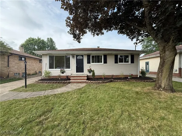 18156 Broxton Dr, Strongsville, OH 44136