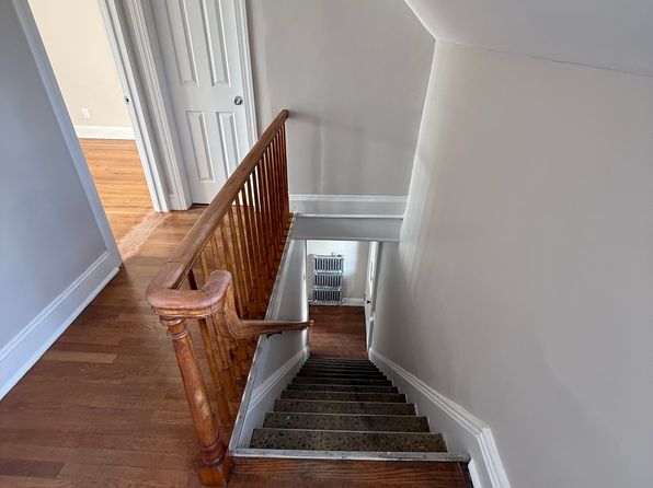 72 E 26th St, Bayonne, NJ 07002