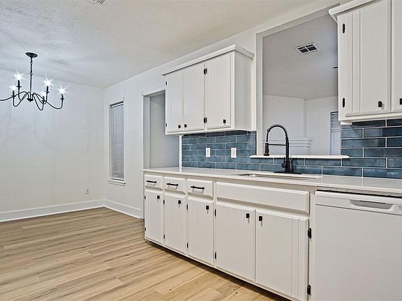 5th image of 12548 Ridgegate Rd