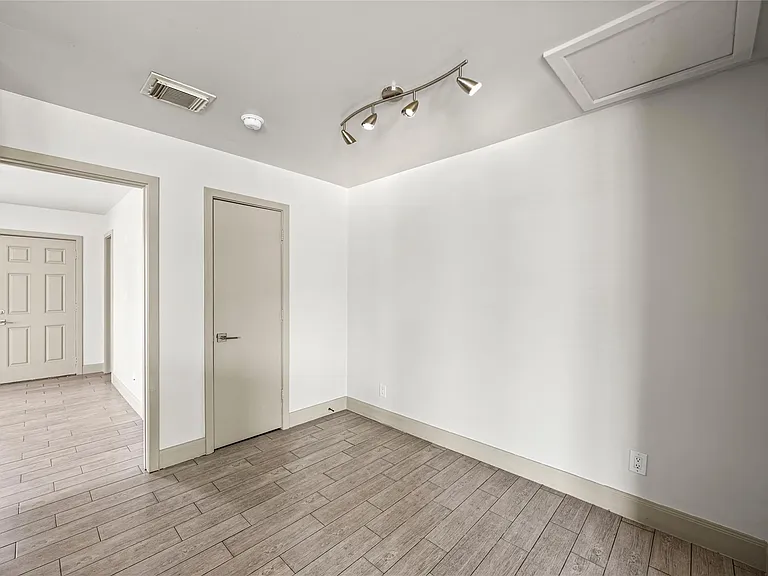 1710 Maryland St #B — Photo 8