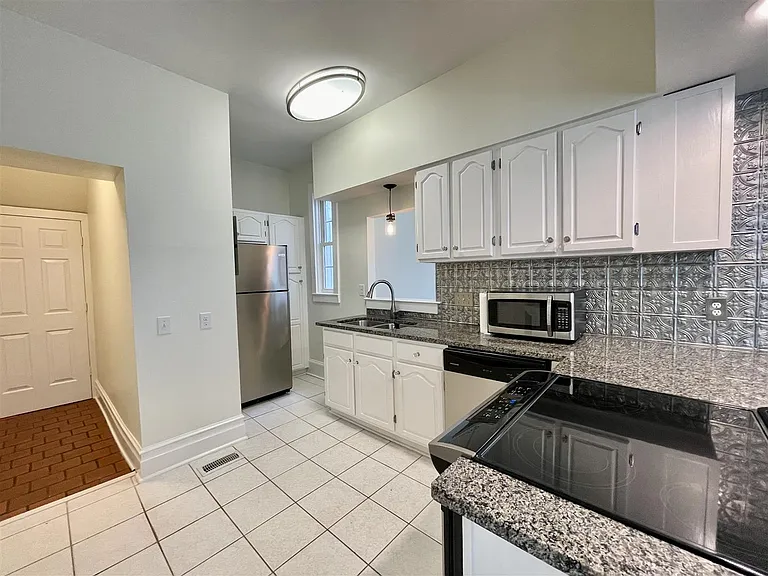 160 Palmetto Rd #3 — Photo 9