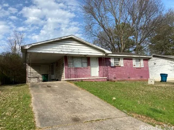 6 Village Ct, Little Rock, AR 72209