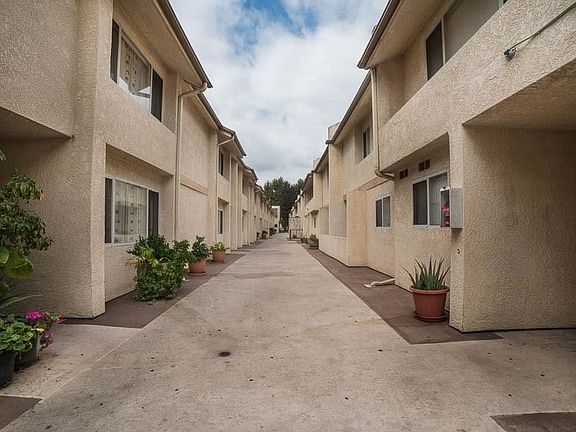 3rd image of 7631 Reseda Blvd Unit 57-V