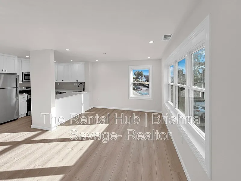 1 bed, 1.0 bath, 700 sqft, $2,950 — Photo 4