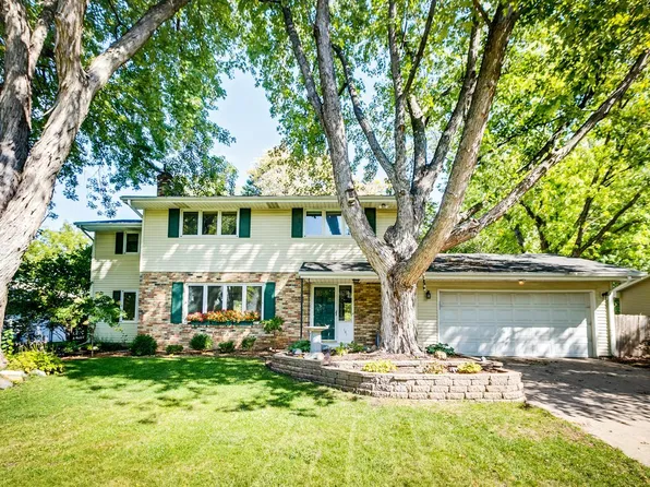 11413 Valley Ct, Burnsville, MN 55337