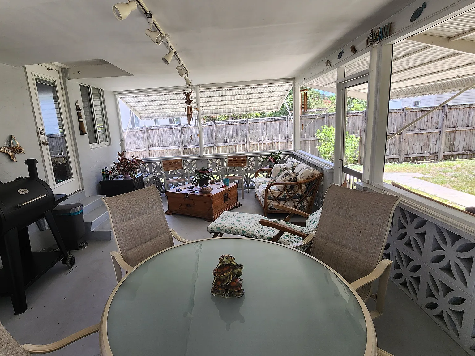 831 Plover Ave — Photo 2