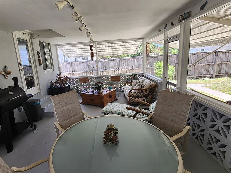 831 Plover Ave — Photo 2