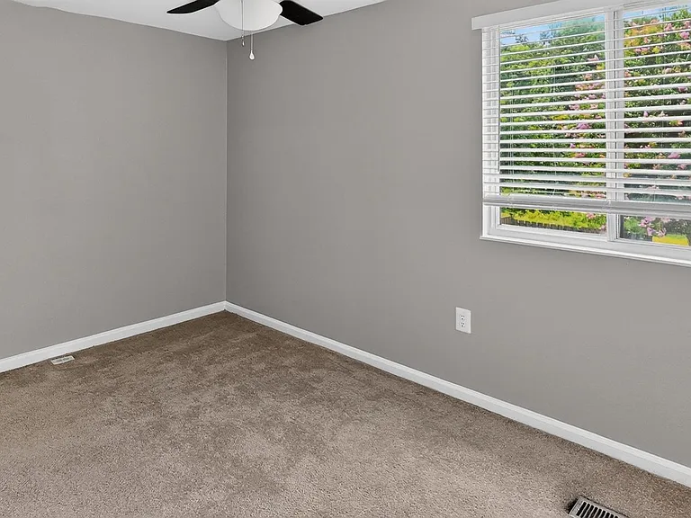 3591 Laurel View Ct — Photo 23