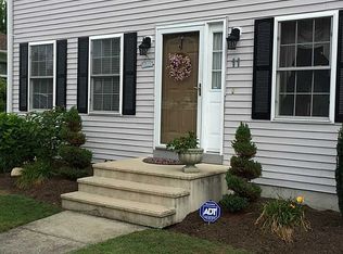 11 Argyle St, Cranston, RI 02920