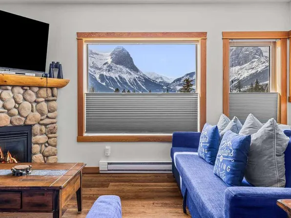 1140 SW Railway Ave #300, Canmore, AB T1W 1P4