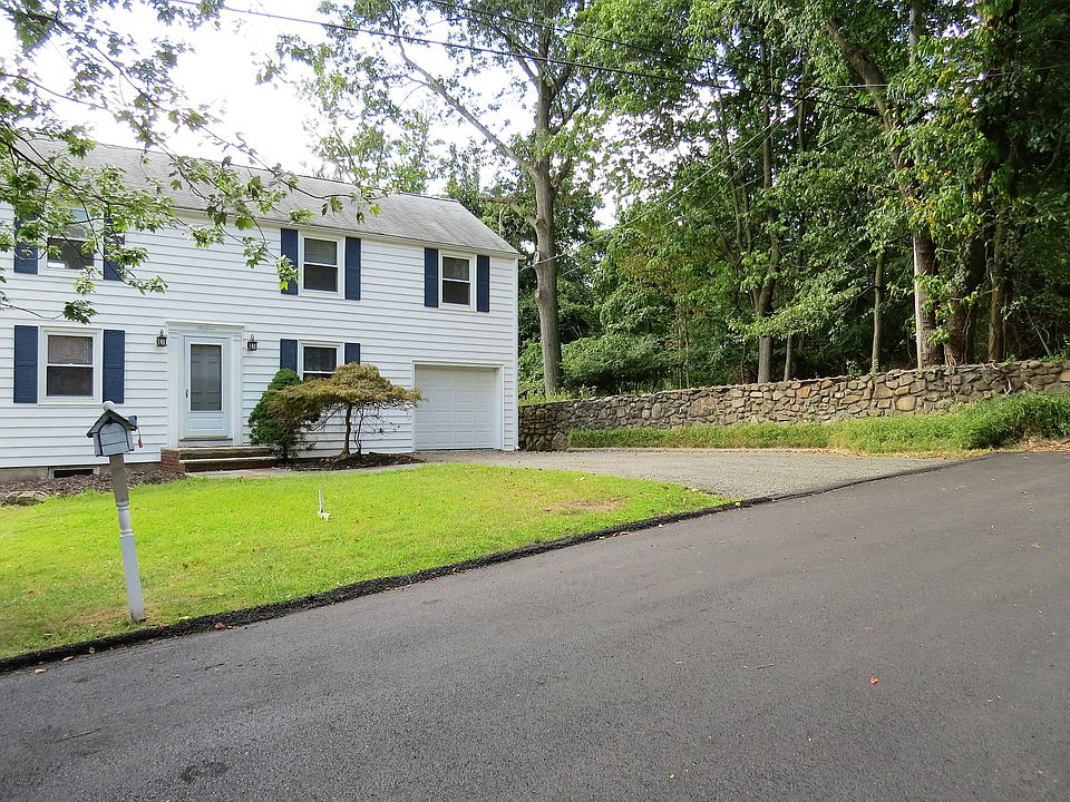 1st image of 13 Hillcrest Pl