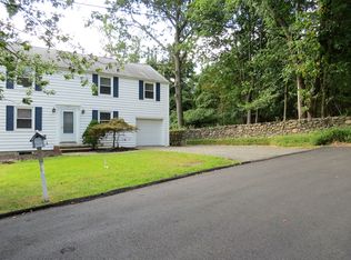 13 Hillcrest Pl, North Caldwell, NJ 07006