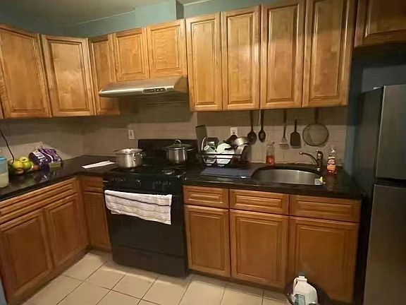 3rd image of 3741 98th Street