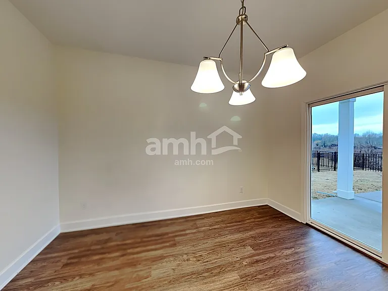 4329 Longfellow Dr — Photo 6