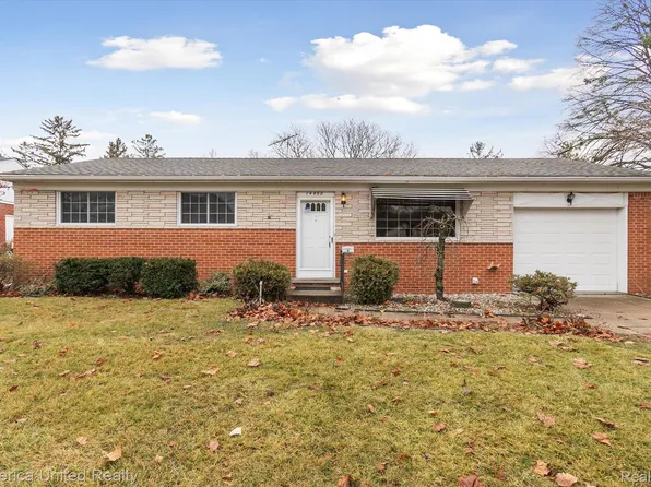 14468 Ronnie Ln, Livonia, MI 48154