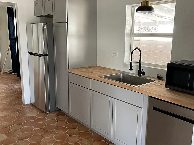 405 Bernice Ave #1 — Photo 4