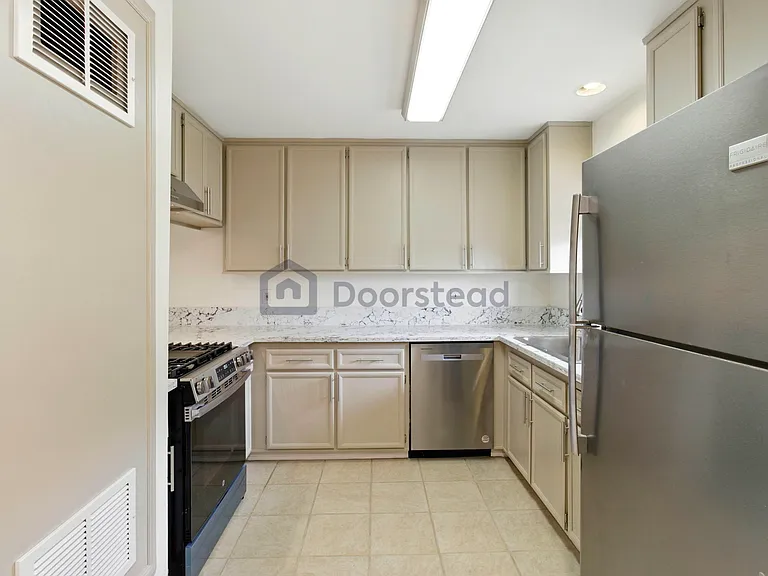 283 Date Ave #C — Photo 11