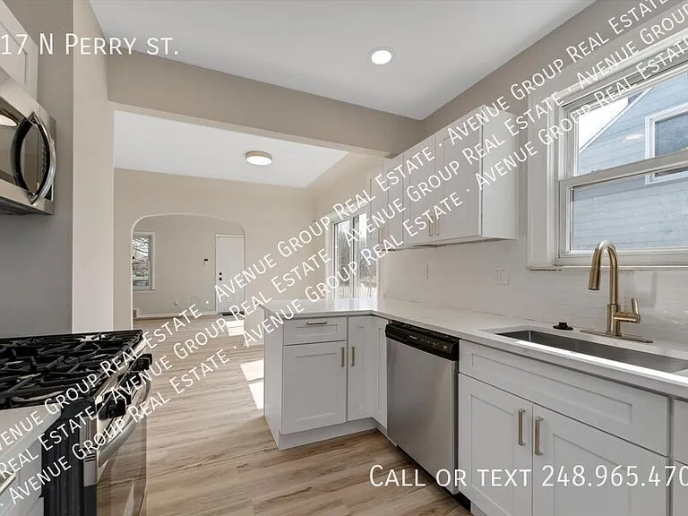 917 N Perry St — Photo 16