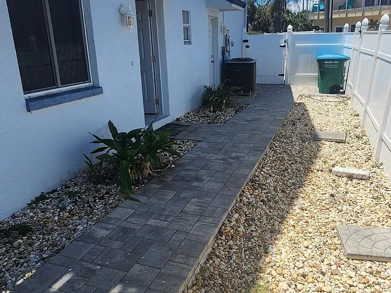 8208 Presidential Ct — Photo 3