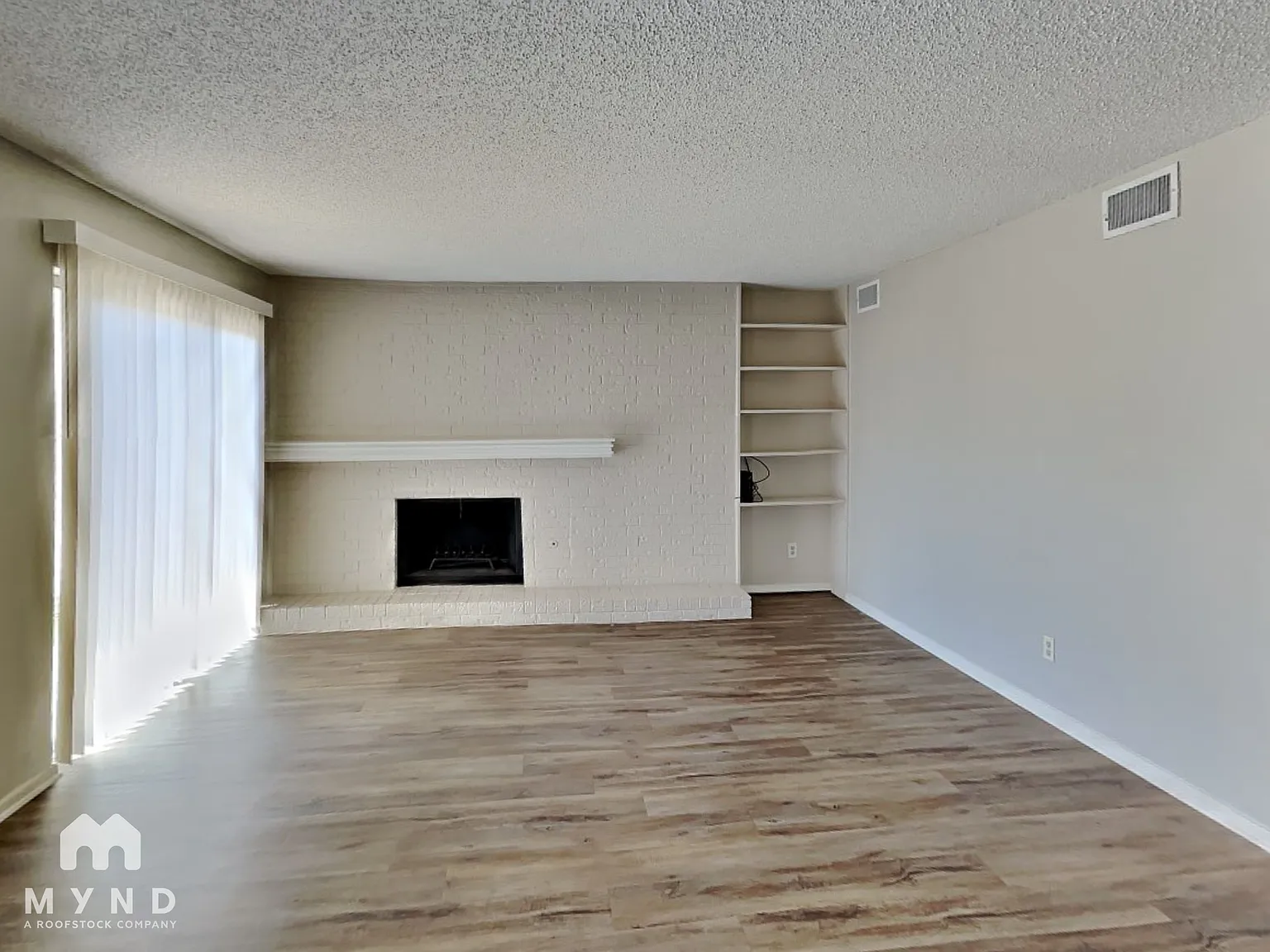 3 bed, 2.5 bath, 1818 sqft, $1,499 — Photo 4
