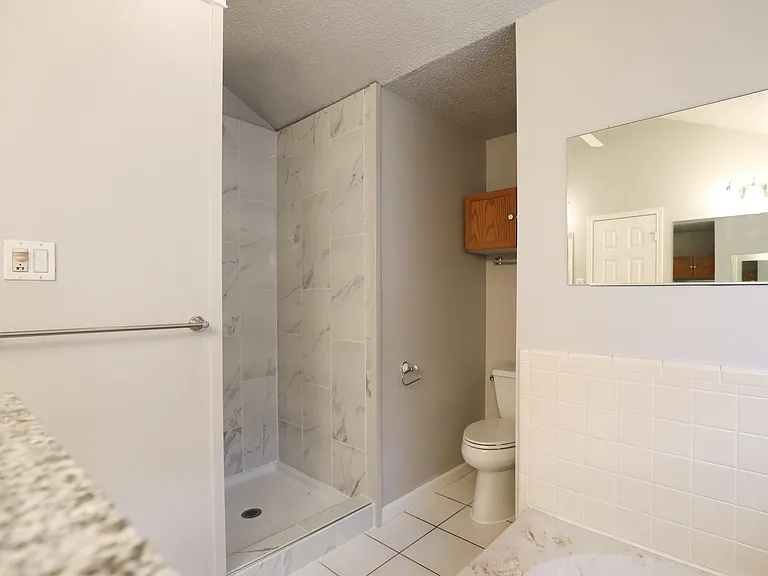 1816 Chatham Dr — Photo 14