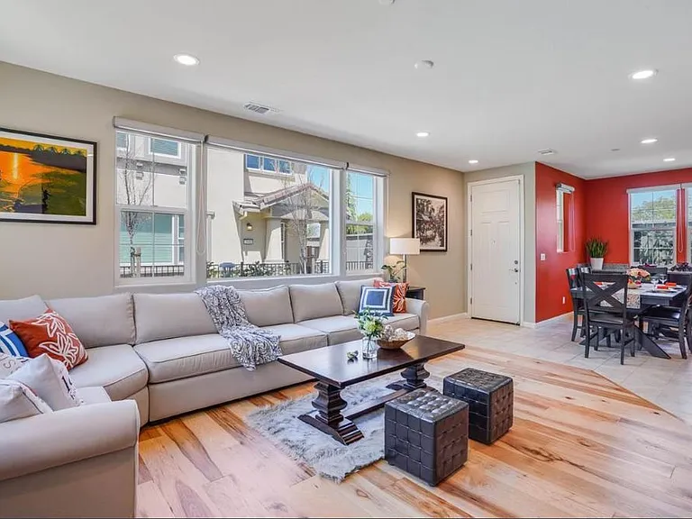 2612 Admiral Cir — Photo 24