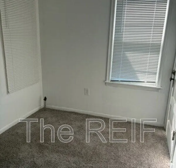 1025 N Washington Ave — Photo 1