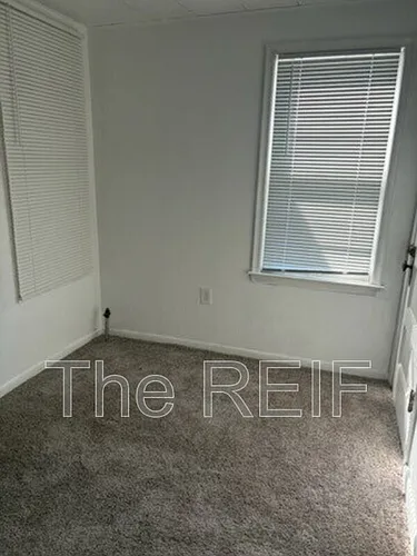 1025 N Washington Ave Photo 1