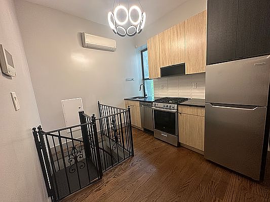 2nd image of 640 Lafayette Ave #1J