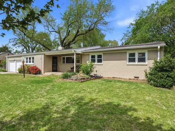 18 W Rolling Hills Dr, Wichita, KS 67212