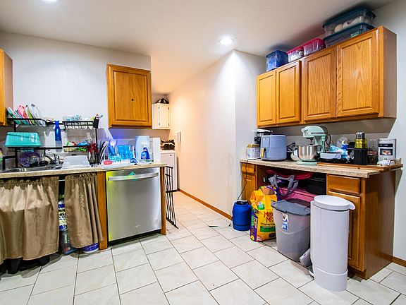 3rd image of 3021 W Olive Street