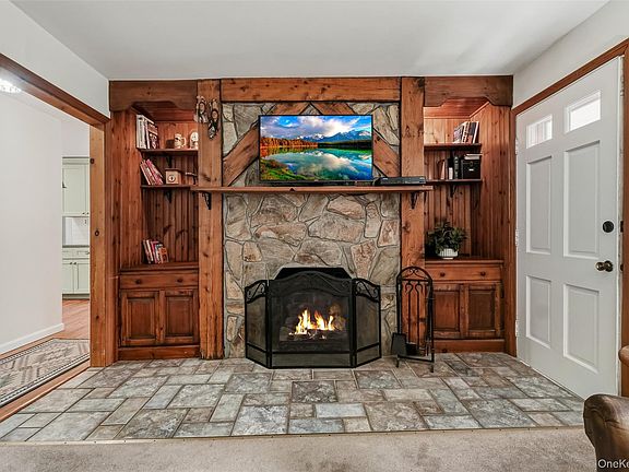 2nd image of 929 Freedom Plains Road