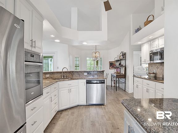 3rd image of 31158 Oak Dr