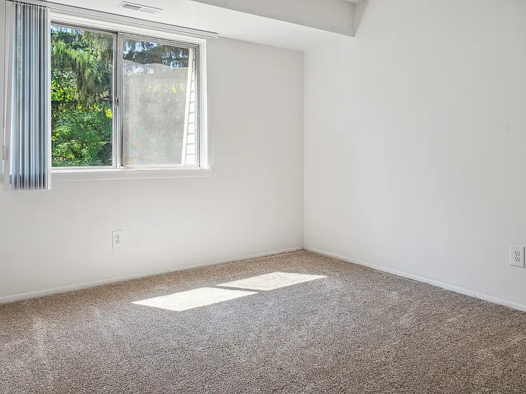 Waterview Farms Apartments — Photo 25