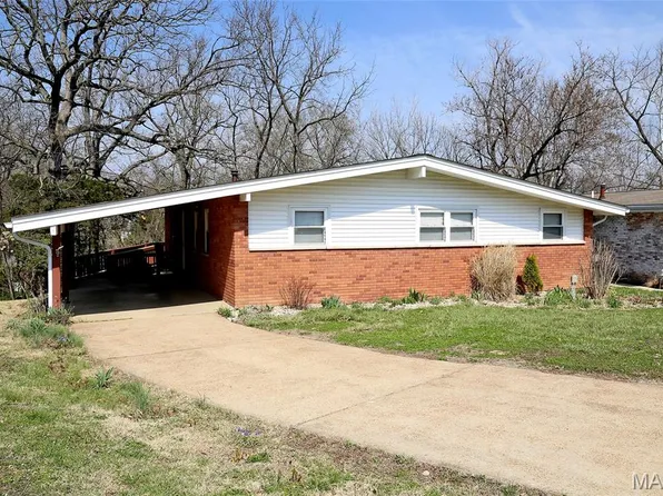 529 Barcia Dr, Saint Louis, MO 63119