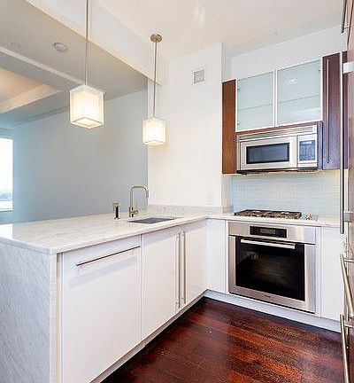 5th image of 2 Water St APT 10G