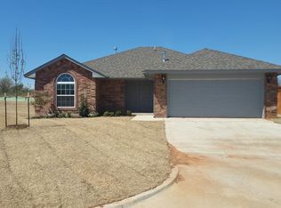 2429 Shell Dr, Midwest City, OK 73130
