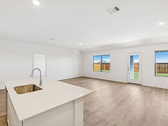 5th image of 3736 Prairie Chapel Rd