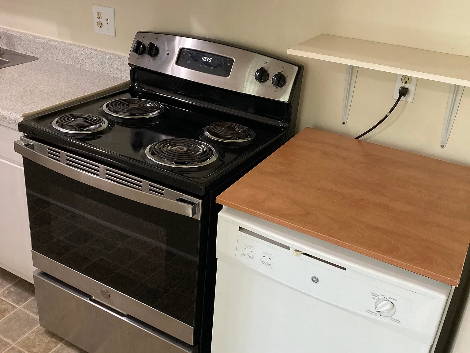 2 bed, 845 sqft, $1,265 — Photo 3