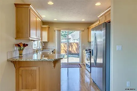 537 SE Oak Grove Ave — Photo 19